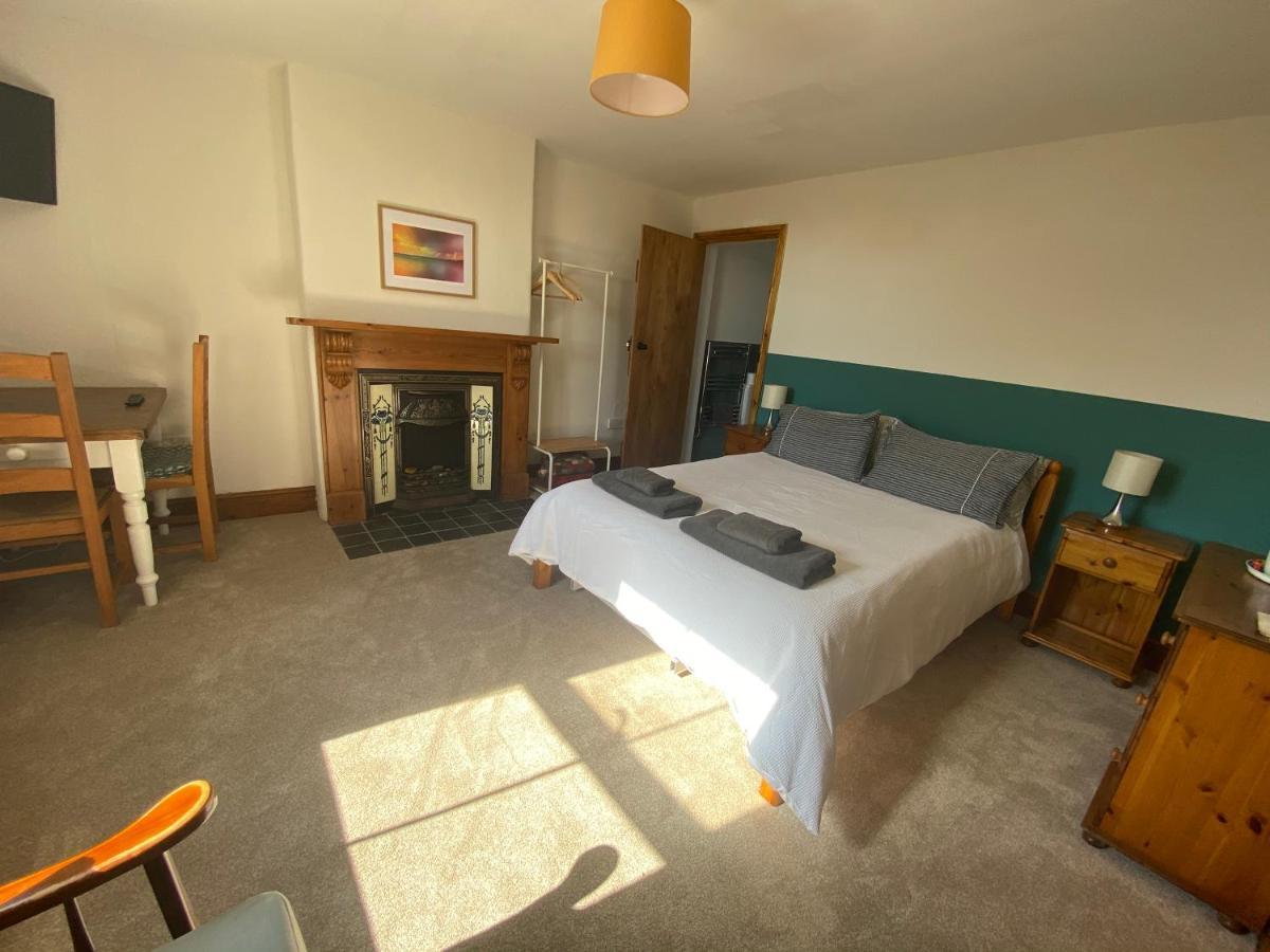 Little Hilton Farm Bed & Breakfast Haverfordwest Exterior photo
